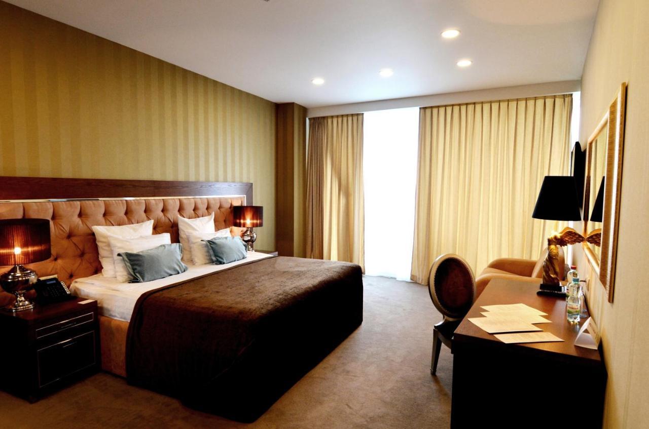 Deluxe Double or Twin Room with Balcony and Sea View,1005352177:JPEG